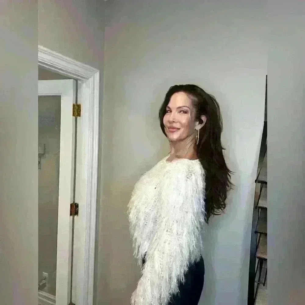 Perfect condition Off White frayed sweater - Picture 3 of 5